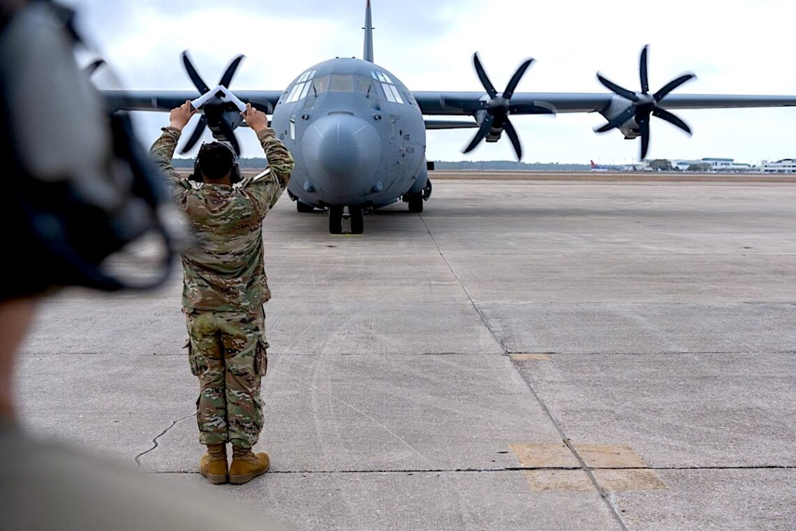 Trabajarán en la reapertura de operaciones aéreas en zonas donde la infraestructura quedó devastada, clave para el ingreso de suministros médicos y equipos de rescate. (Foto suministrada)