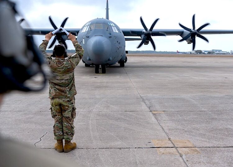 Trabajarán en la reapertura de operaciones aéreas en zonas donde la infraestructura quedó devastada, clave para el ingreso de suministros médicos y equipos de rescate. (Foto suministrada)