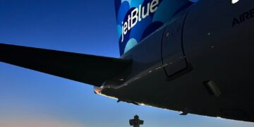El vuelo diario reta al municipio y a la industria privada a responder con mejor servicio, más actividades y una ciudad lista para ser “super anfitrión”. (Foto: JetBlue)