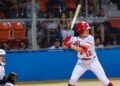 Karla Claudio tuvo una noche perfecta al batear de 3-3, conectó un grand slam, remolcó seis carreras y anotó cuatro veces para liderar la ofensiva de las Bravas. (Foto suministrada)