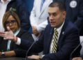 Alcaldes defienden la legalidad de los arbitrios como impuestos generales; la NTU alerta que los contribuyentes federales podrían estar financiando dos veces la misma obra. En la foto, Gabriel Hernández, presidente de la Federación de Alcaldes.