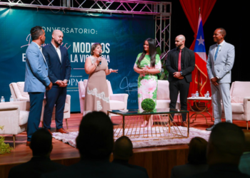 Conversatorio “Rompiendo el Molde: Hombres que Deciden No Repetir la Violencia”. (Foto suministrada)