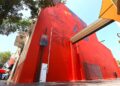 La pieza, comisionada por el gobierno municipal, reinterpreta la memoria de Cheo Feliciano desde el muralismo expresionista y la investigación cultural. (Foto suministrada)