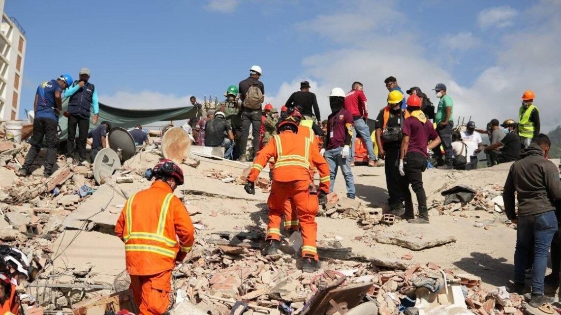 Con más de 6 mil personas rescatadas y decenas de miles aún desaparecidas, el país enfrenta la fase más cruel del desastre: el conflicto entre el reloj y la esperanza. (Foto: Ministerio de Comunicación e Información/X)